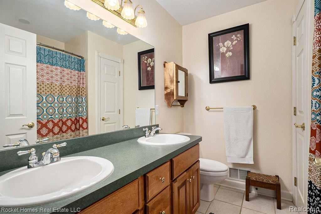 8368 WINDSTONE Court, Goodrich Vlg, MI — Photo 19