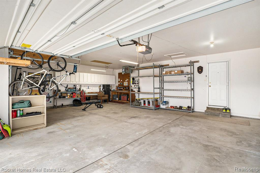 8368 WINDSTONE Court, Goodrich Vlg, MI — Photo 21