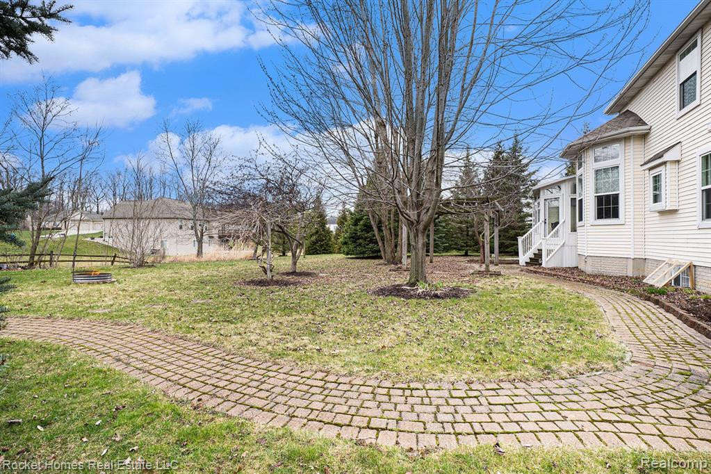 8368 WINDSTONE Court, Goodrich Vlg, MI — Photo 23