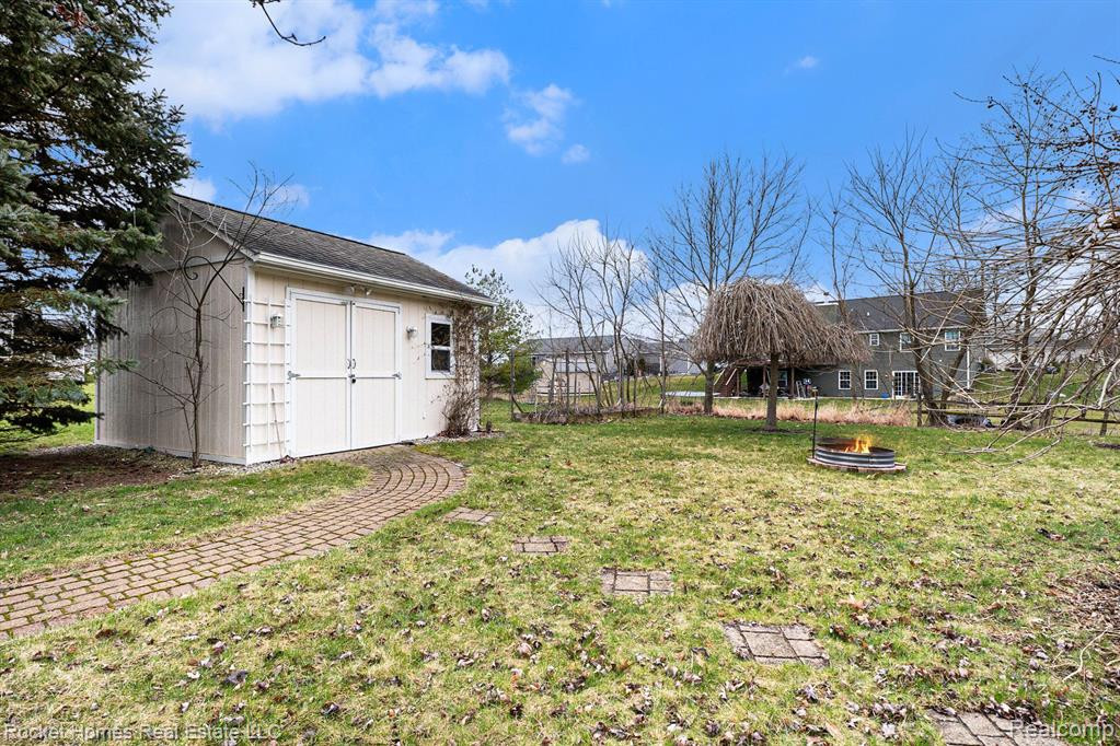 8368 WINDSTONE Court, Goodrich Vlg, MI — Photo 25