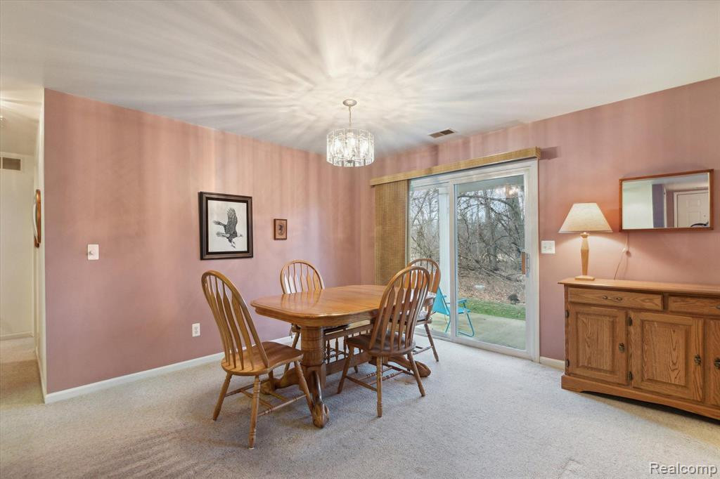 566 FIELDSTONE Circle N, Chelsea, MI 48118 — Photo 10