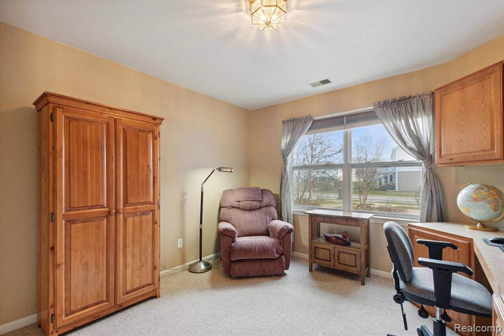 566 FIELDSTONE Circle N, Chelsea, MI 48118 — Photo 14