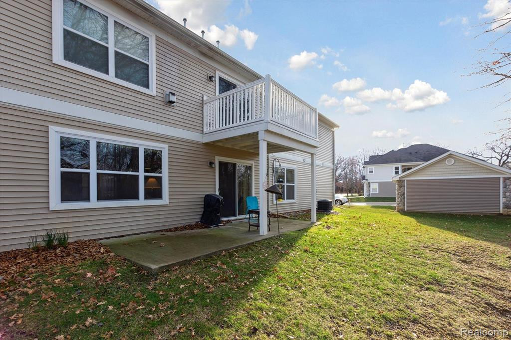 566 FIELDSTONE Circle N, Chelsea, MI 48118 — Photo 36