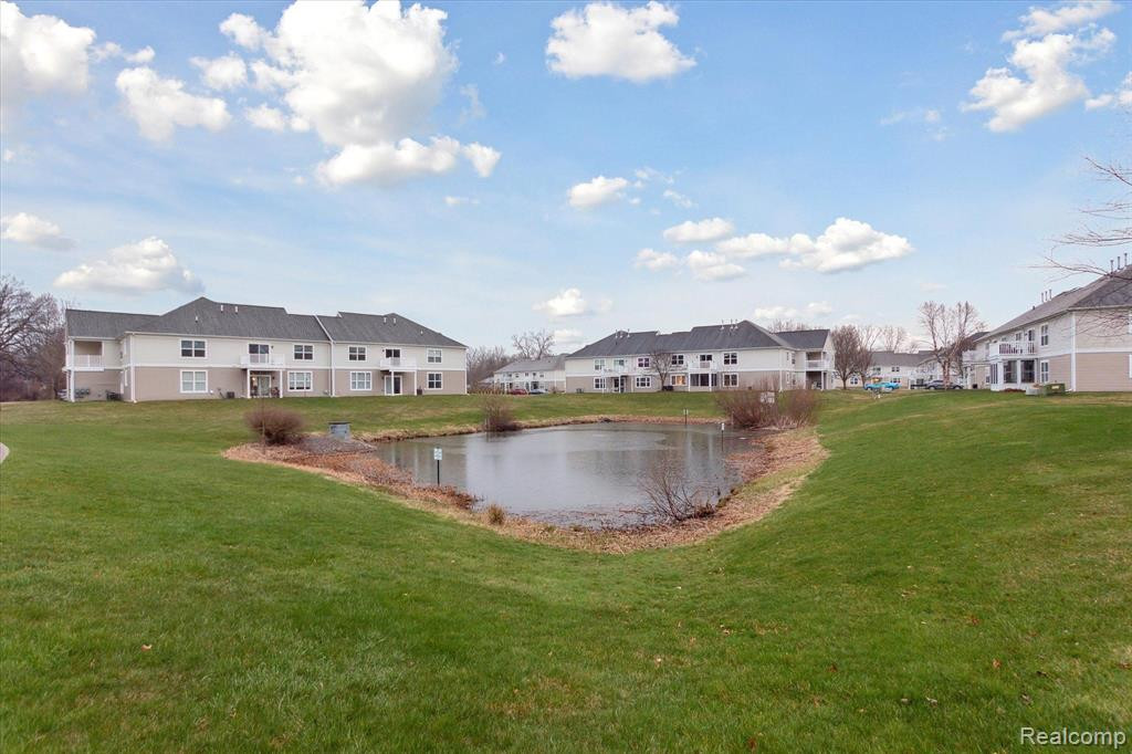 566 FIELDSTONE Circle N, Chelsea, MI 48118 — Photo 39