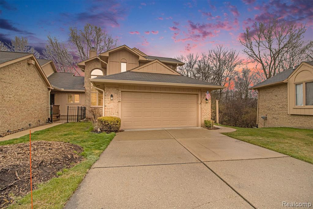 22070 RIVER RIDGE Trail, Farmington Hills, MI 48335 — Photo 2