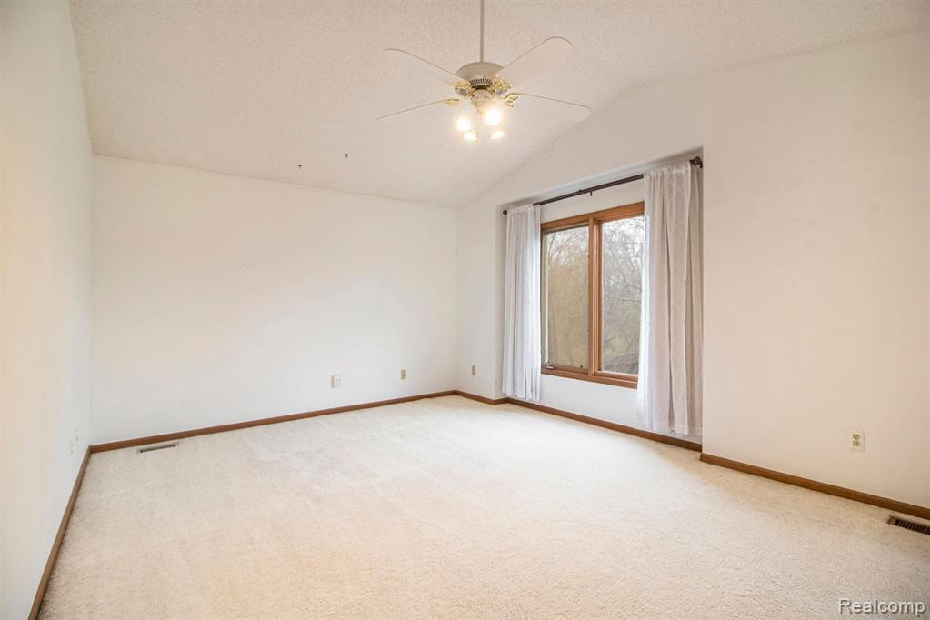 22070 RIVER RIDGE Trail, Farmington Hills, MI 48335 — Photo 11