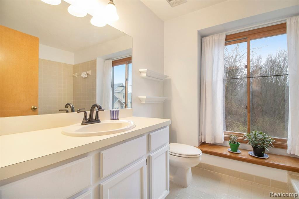 22070 RIVER RIDGE Trail, Farmington Hills, MI 48335 — Photo 12