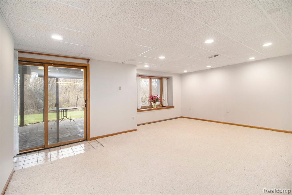 22070 RIVER RIDGE Trail, Farmington Hills, MI 48335 — Photo 19
