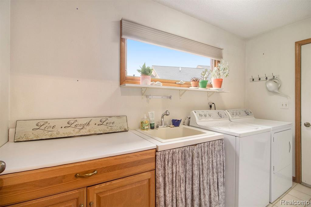 22070 RIVER RIDGE Trail, Farmington Hills, MI 48335 — Photo 21