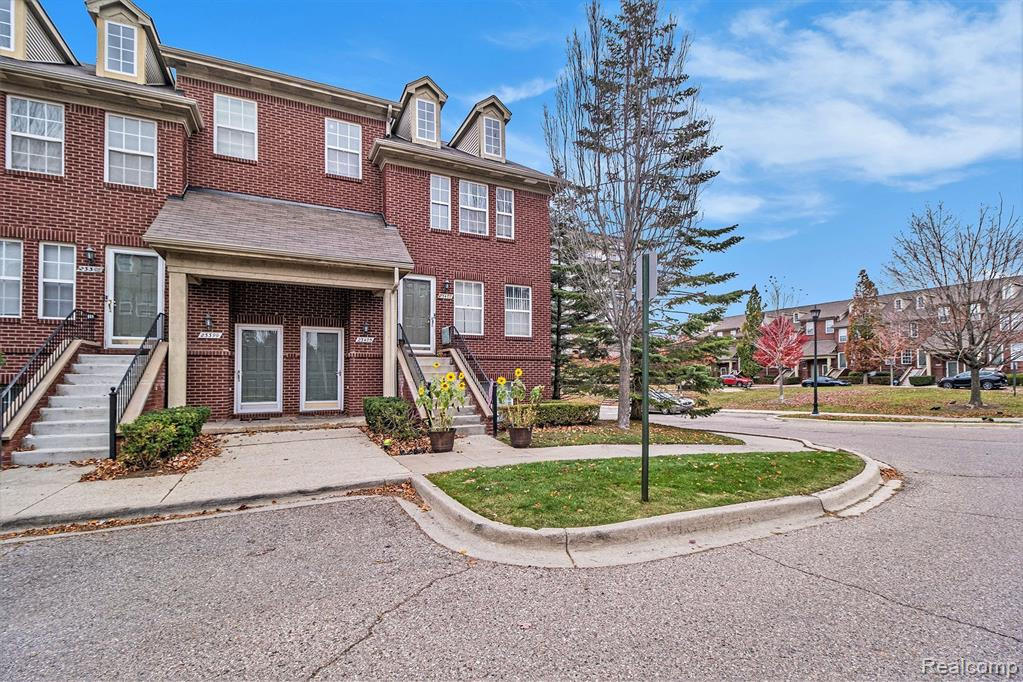 23405 Grayson Drive, Southfield, MI 48075 — Photo 3