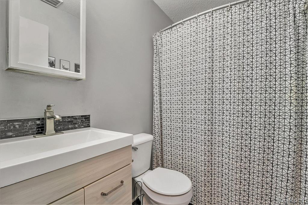 23405 Grayson Drive, Southfield, MI 48075 — Photo 20