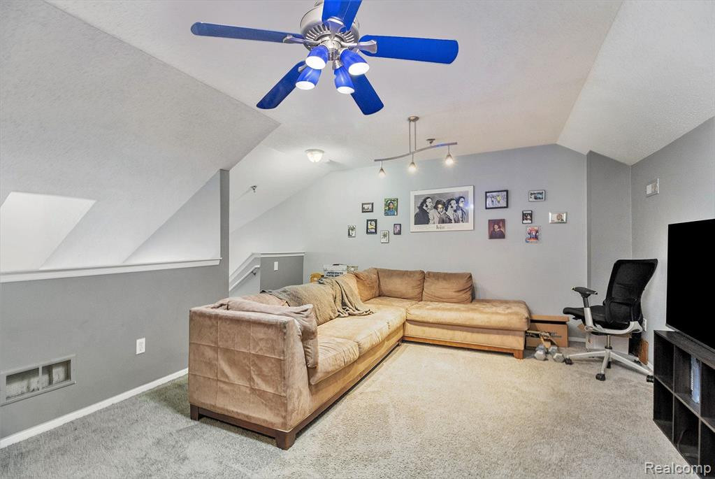 23405 Grayson Drive, Southfield, MI 48075 — Photo 21