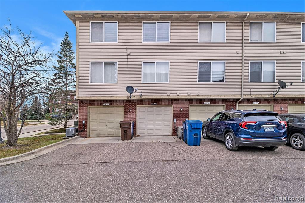23405 Grayson Drive, Southfield, MI 48075 — Photo 24