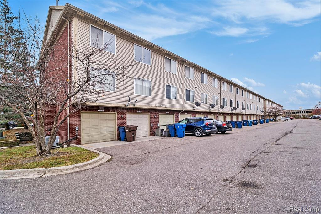23405 Grayson Drive, Southfield, MI 48075 — Photo 25