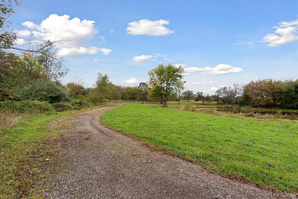 9212 GALE Road, Goodrich Vlg, MI — Photo 4