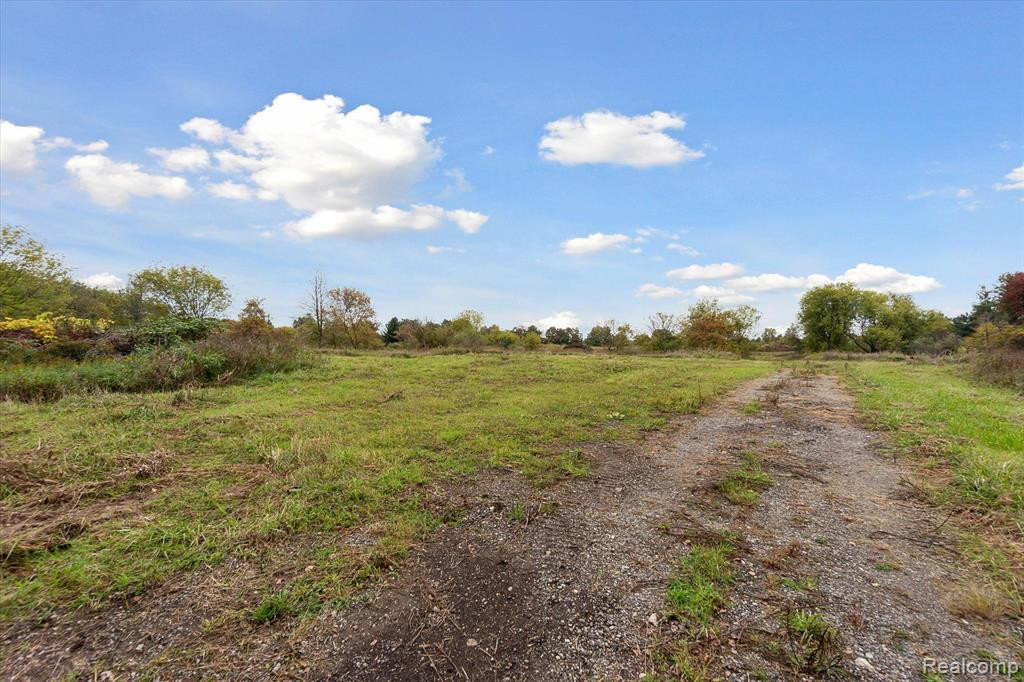 9212 GALE Road, Goodrich Vlg, MI — Photo 6