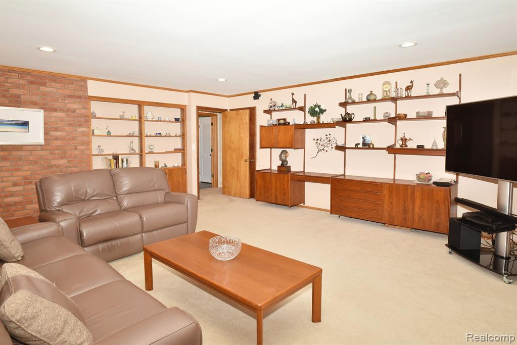 4837 Kew Court, Bloomfield Hills, MI 48301 — Photo 9