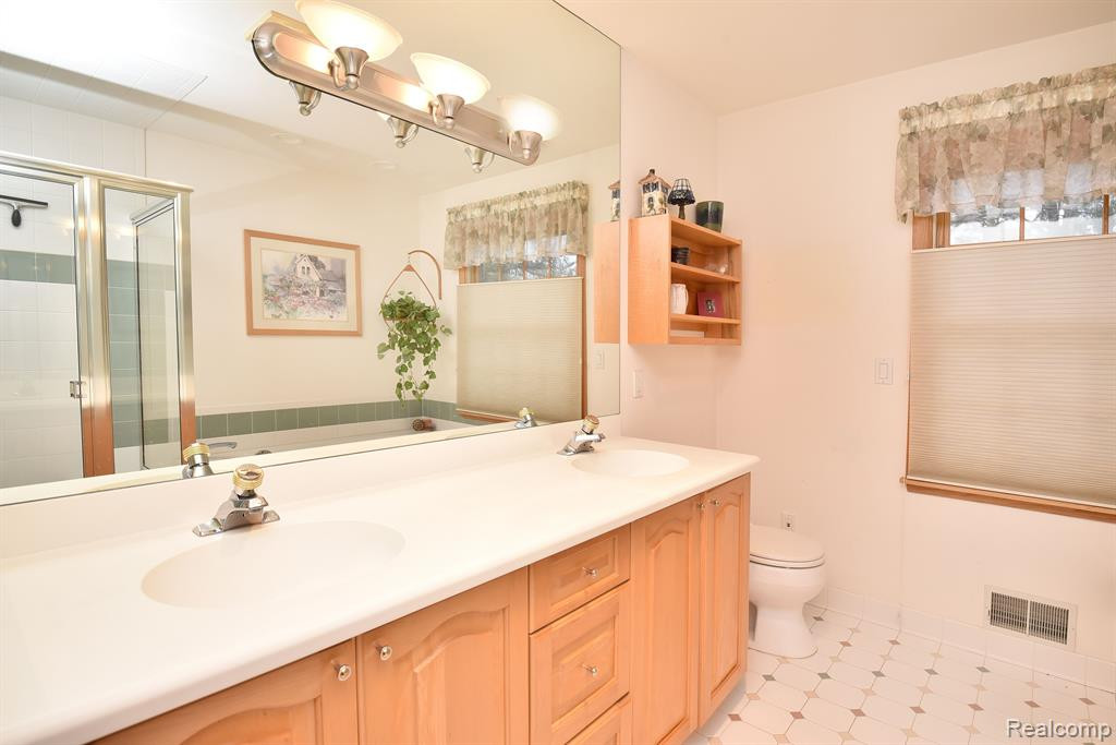 4837 Kew Court, Bloomfield Hills, MI 48301 — Photo 14