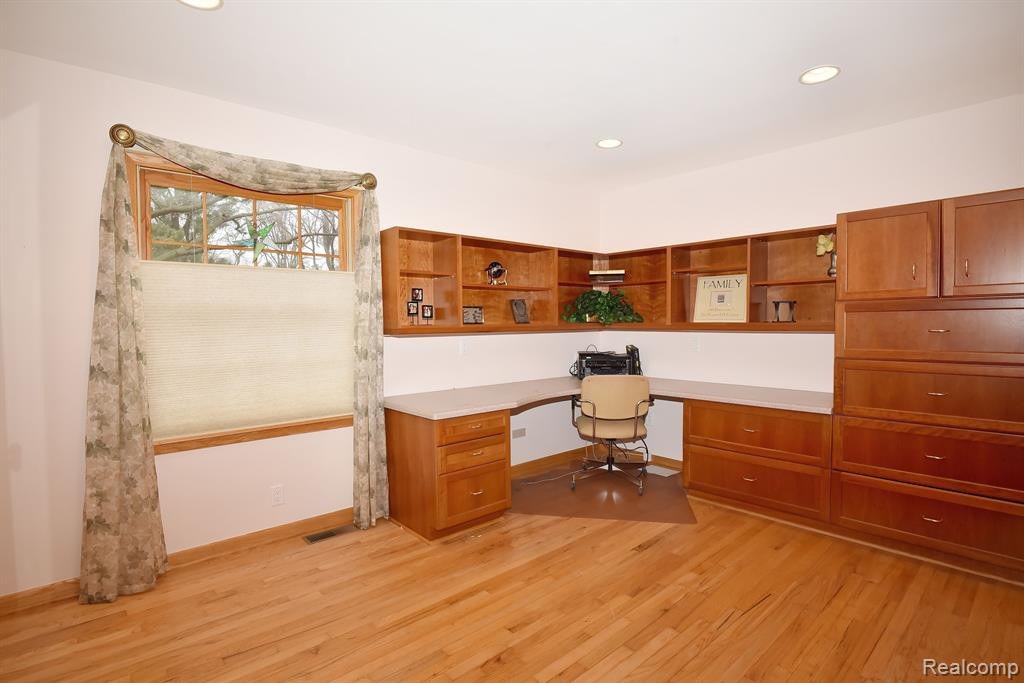 4837 Kew Court, Bloomfield Hills, MI 48301 — Photo 19