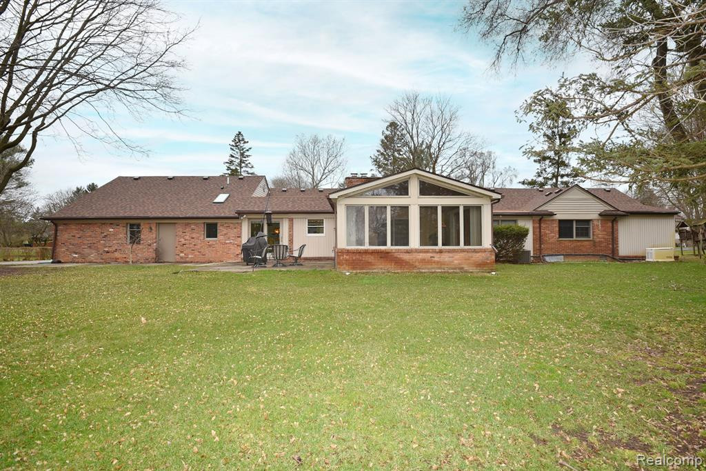 4837 Kew Court, Bloomfield Hills, MI 48301 — Photo 23