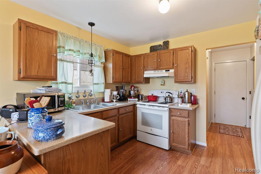 40210 FINLEY Drive, Canton, MI 48188 — Photo 7