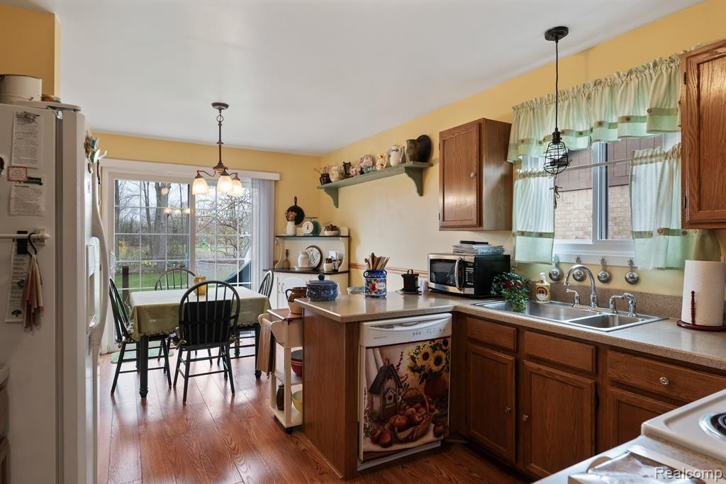 40210 FINLEY Drive, Canton, MI 48188 — Photo 9