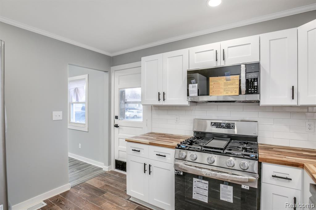 421 BURTON, Ypsilanti, MI 48197 — Photo 10