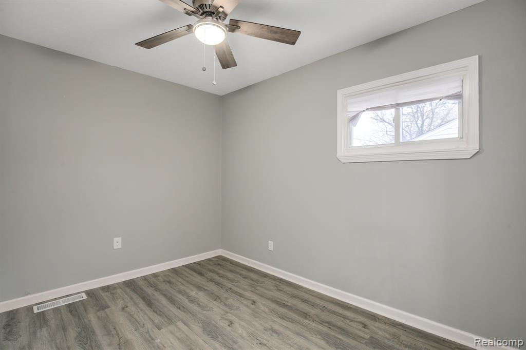 421 BURTON, Ypsilanti, MI 48197 — Photo 15