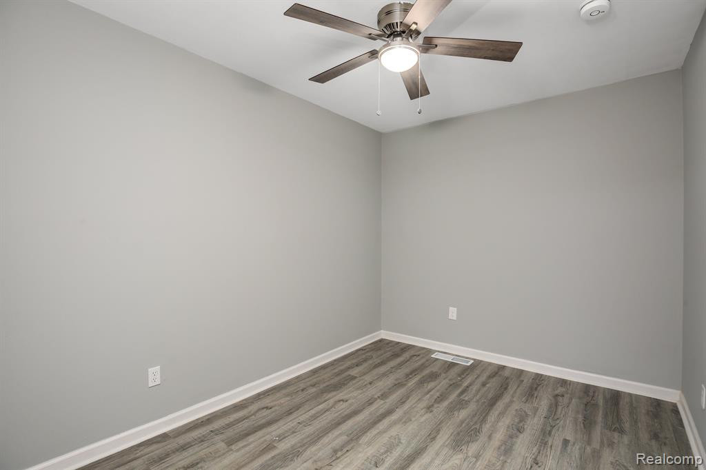 421 BURTON, Ypsilanti, MI 48197 — Photo 17