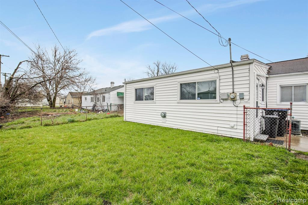 421 BURTON, Ypsilanti, MI 48197 — Photo 19
