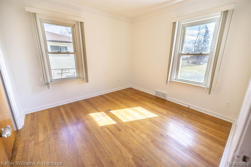 8504 DALE, Center Line, MI 48015 — Photo 10
