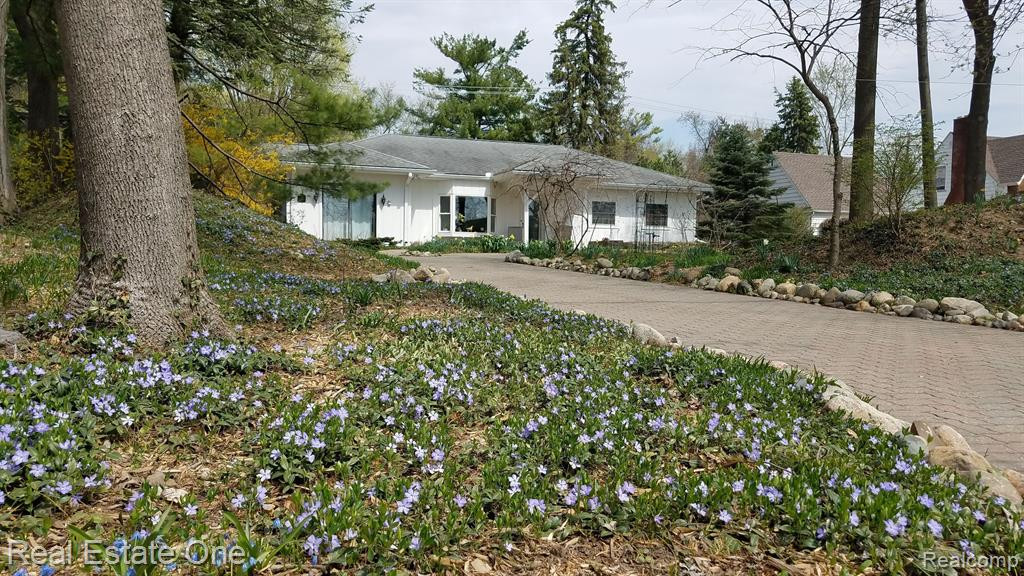 814 W MAIN Street, Northville, MI 48167 — front exterior