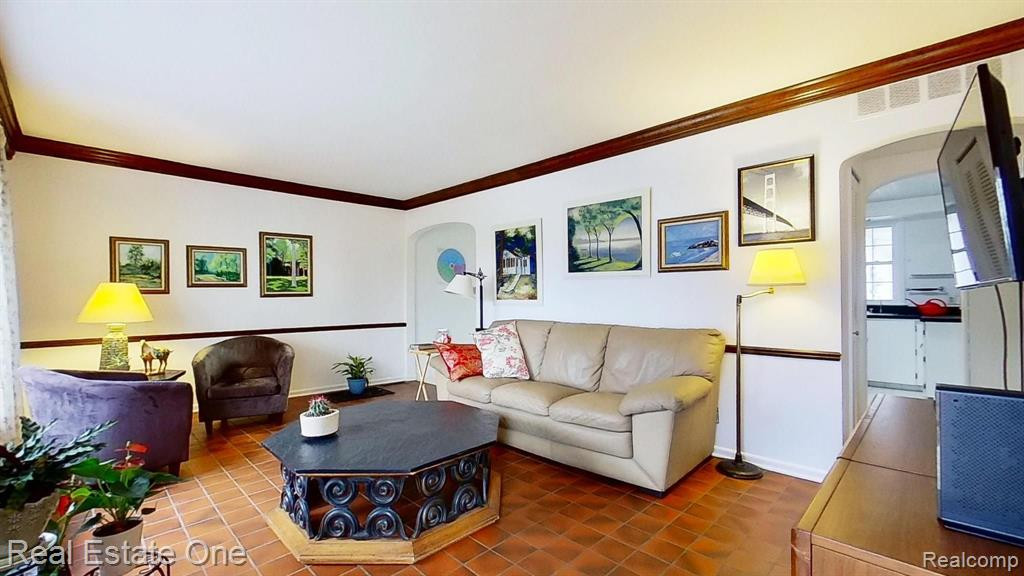 814 W MAIN Street, Northville, MI 48167 — Photo 9
