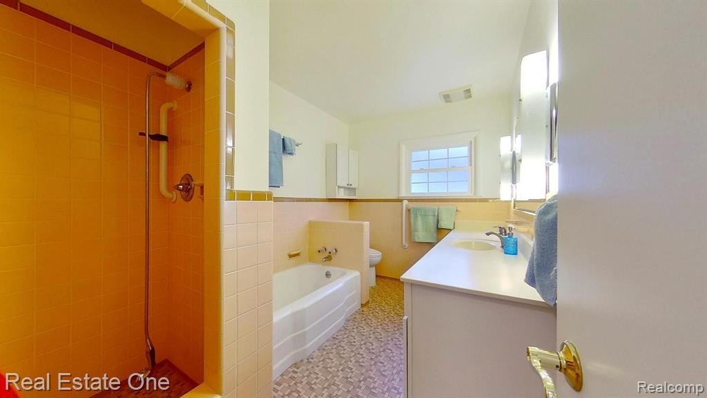 814 W MAIN Street, Northville, MI 48167 — Photo 15
