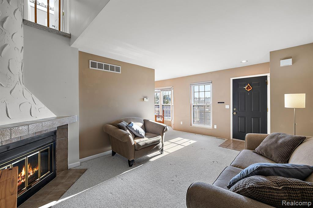 30998 Country, Farmington Hills, MI 48331 — Photo 4