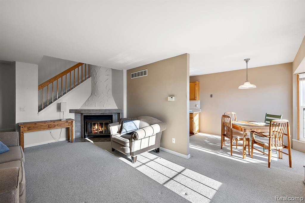30998 Country, Farmington Hills, MI 48331 — Photo 5