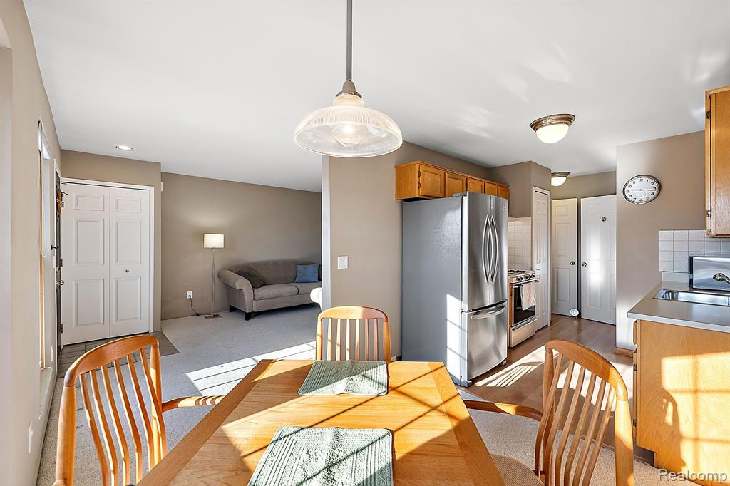 30998 Country, Farmington Hills, MI 48331 — Photo 7