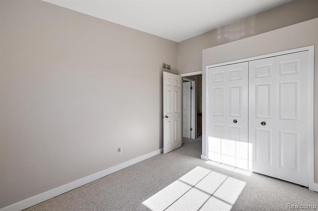 30998 Country, Farmington Hills, MI 48331 — Photo 14