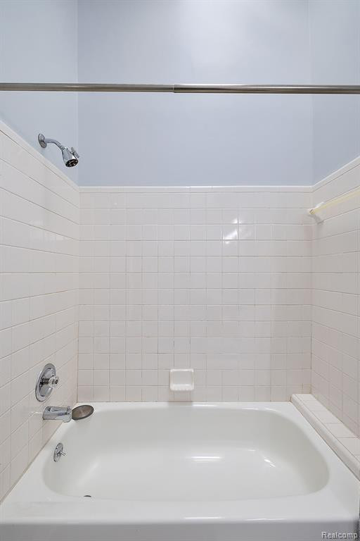 30998 Country, Farmington Hills, MI 48331 — Photo 16