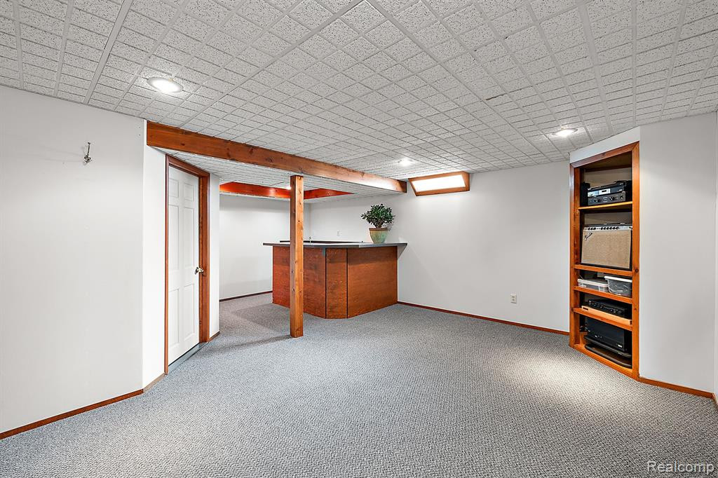 30998 Country, Farmington Hills, MI 48331 — Photo 17