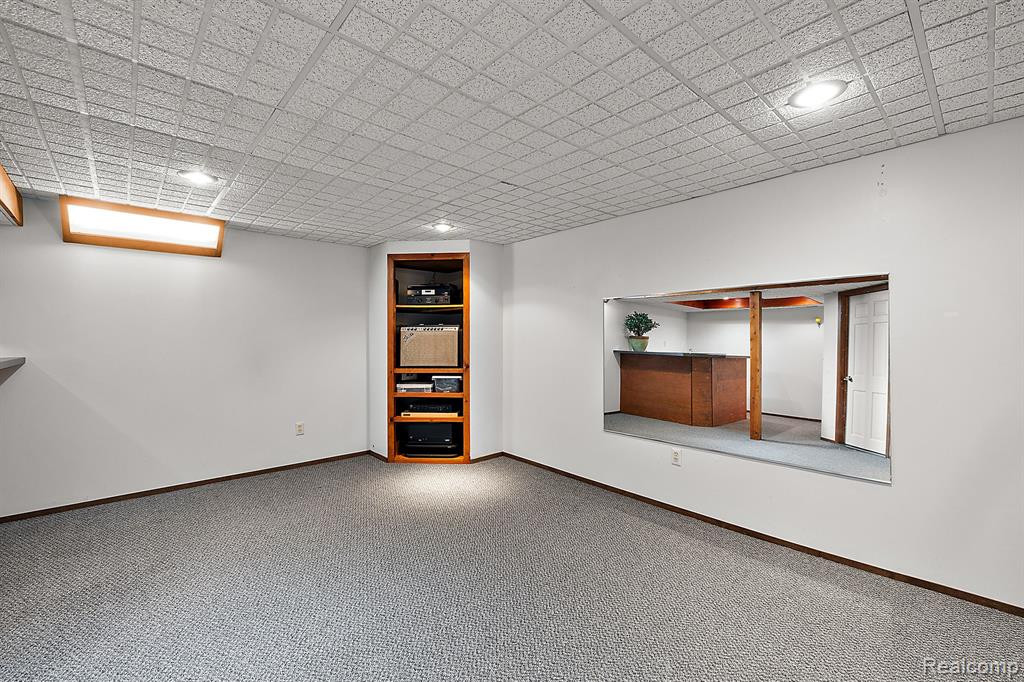 30998 Country, Farmington Hills, MI 48331 — Photo 19