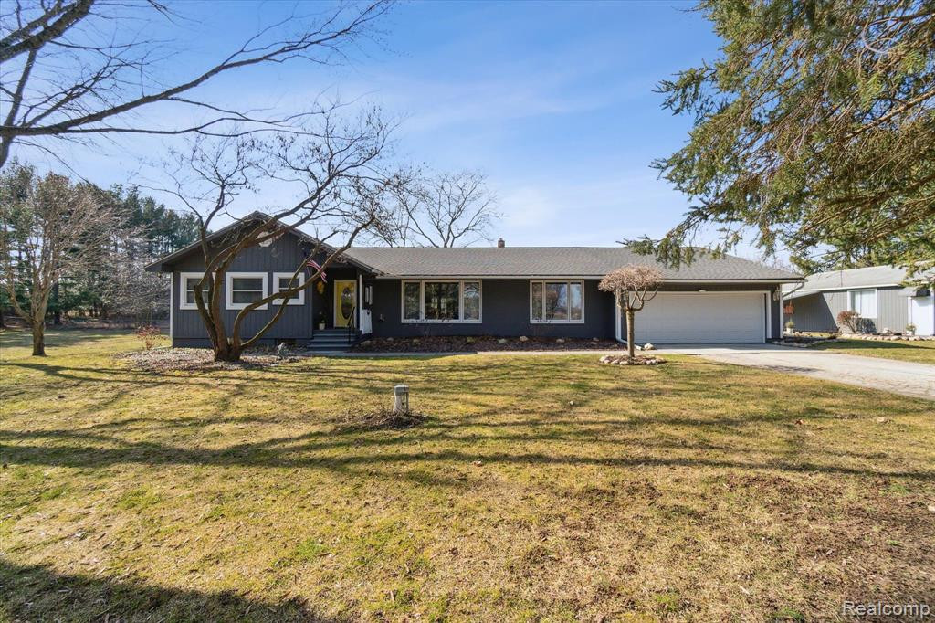 10845 Byron Road, Howell, MI 48855 — front exterior