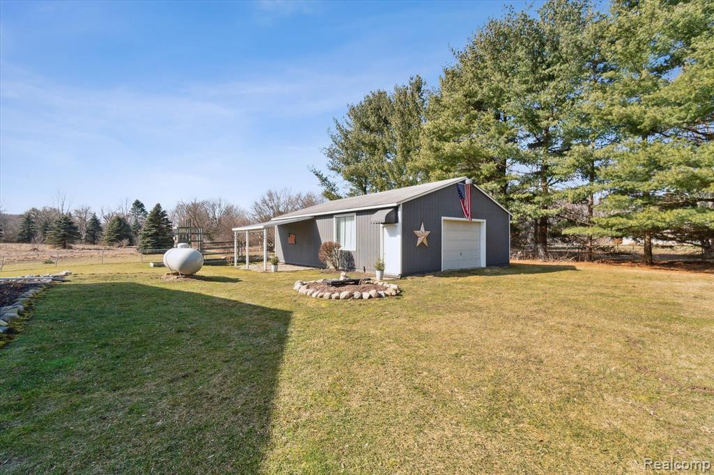 10845 Byron Road, Howell, MI 48855 — Photo 28