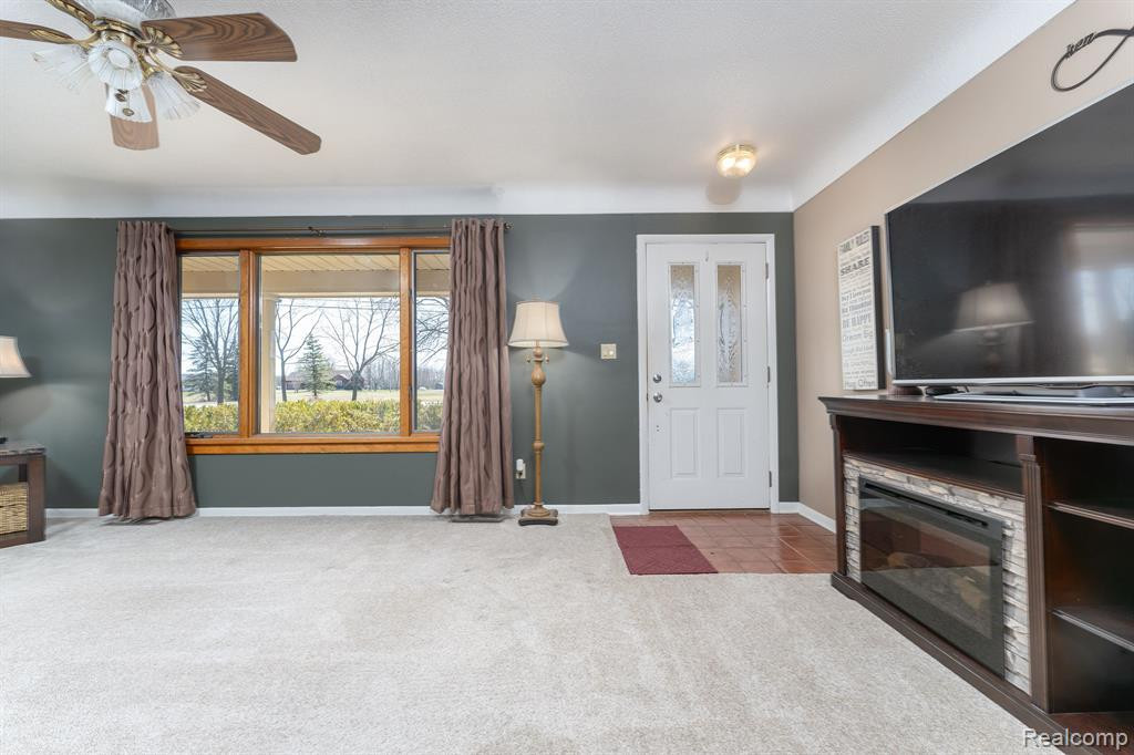 7326 REID Road, Swartz Creek, MI 48473 — Photo 4