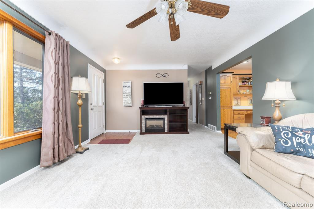7326 REID Road, Swartz Creek, MI 48473 — Photo 5