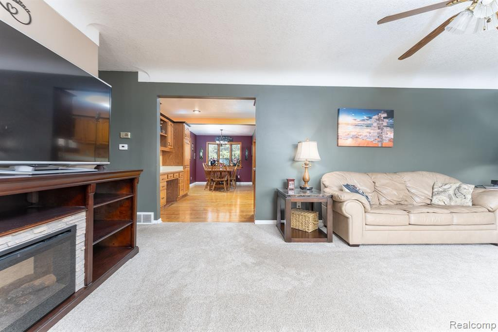 7326 REID Road, Swartz Creek, MI 48473 — Photo 7