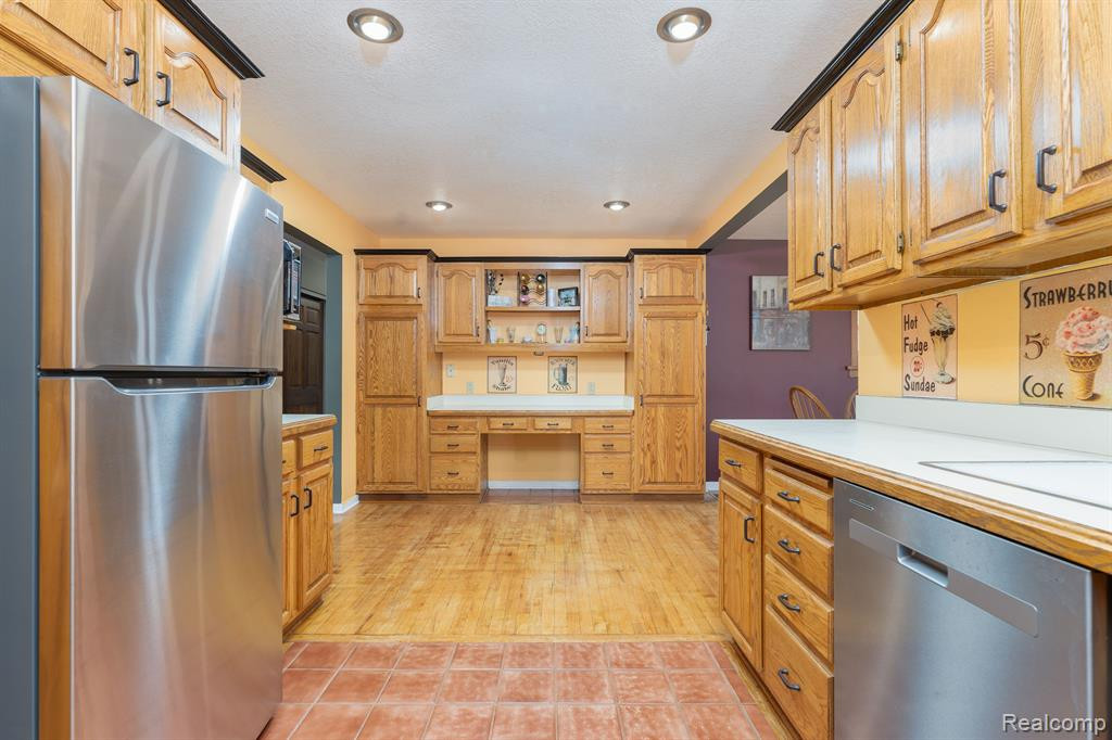 7326 REID Road, Swartz Creek, MI 48473 — Photo 10