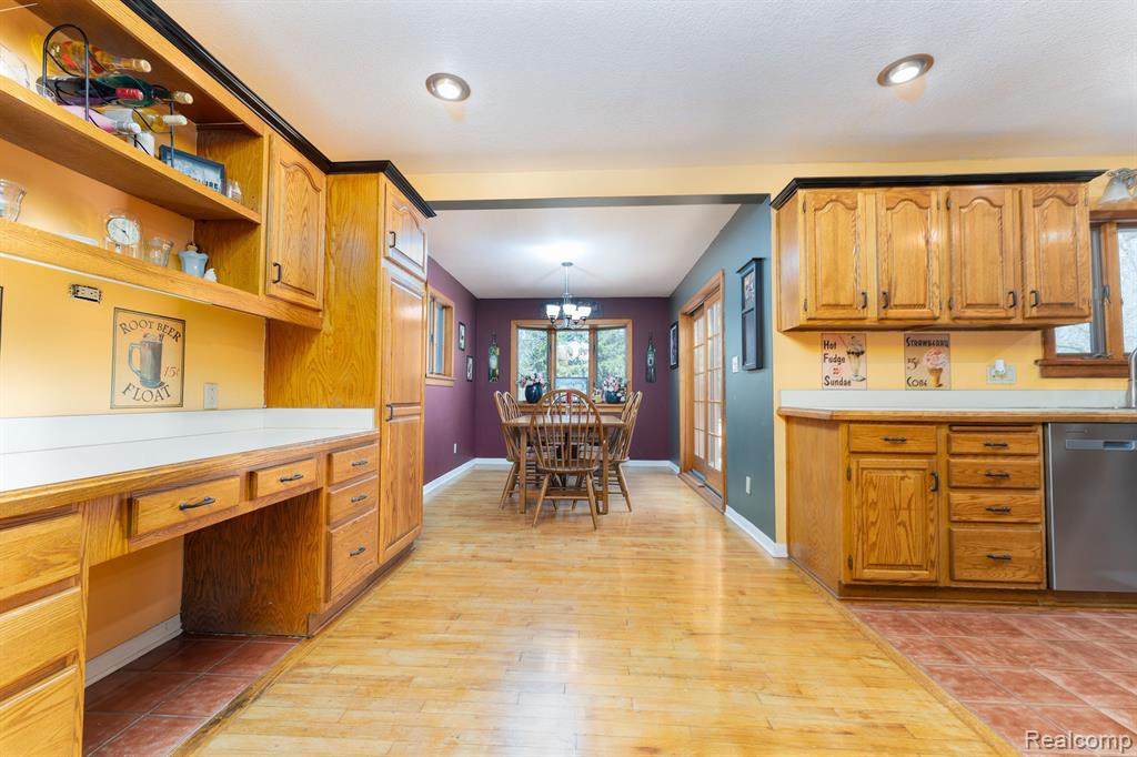 7326 REID Road, Swartz Creek, MI 48473 — Photo 11