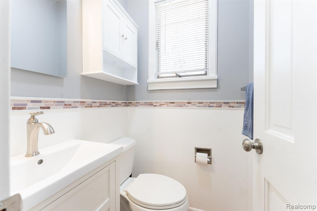 7326 REID Road, Swartz Creek, MI 48473 — Photo 17
