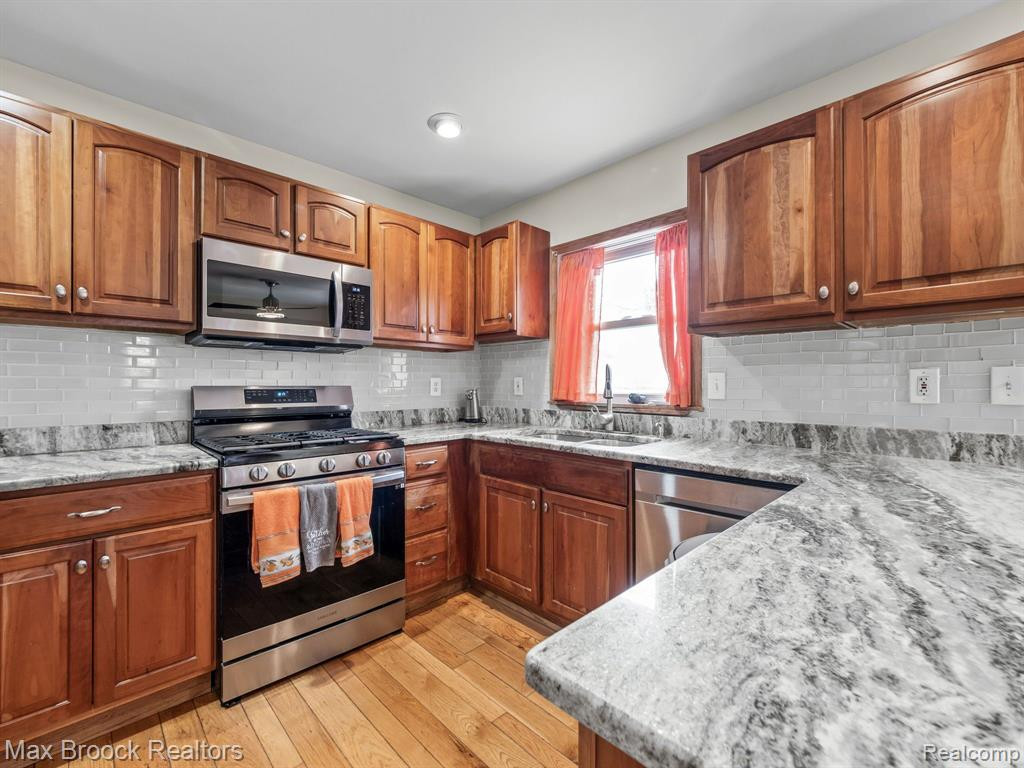 5920 SYRACUSE Street, Taylor, MI 48180 — Photo 10